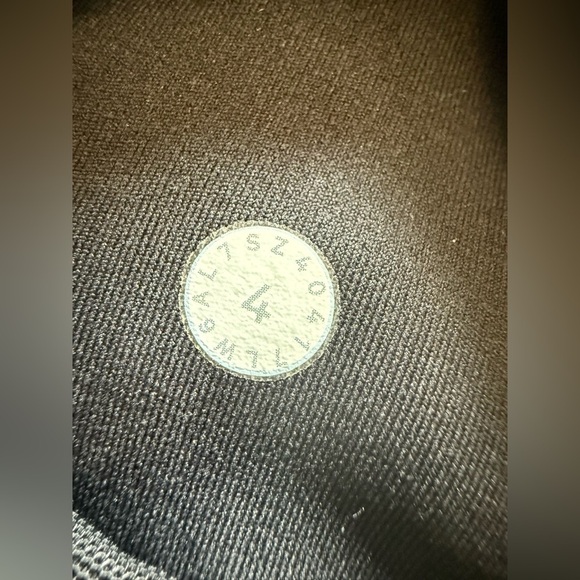 Lululemon Women’s Black Speed Up Crop Leggings - Picture 13 of 13